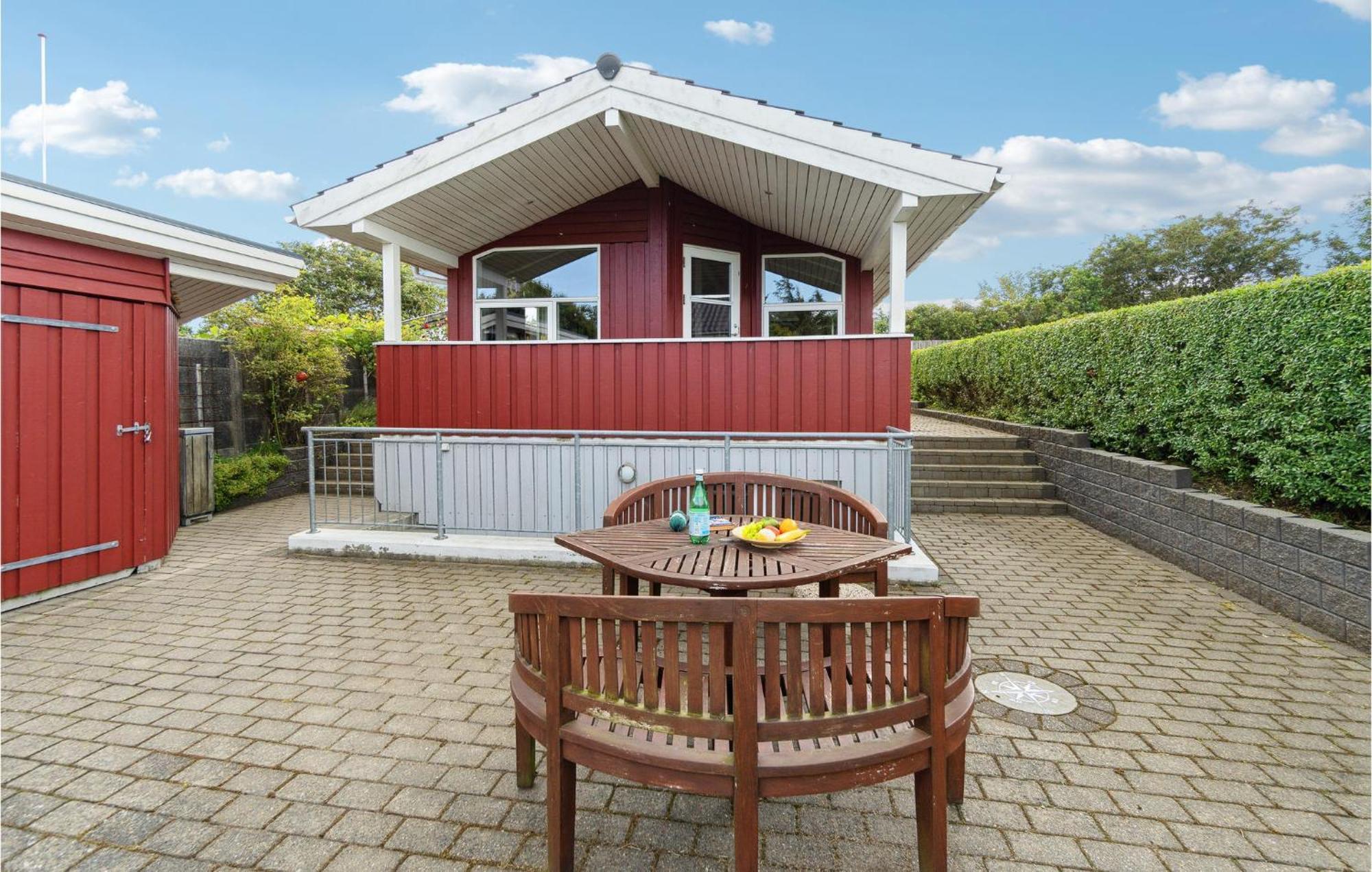 Stunning Home In Esbjerg V With Kitchen Exterior photo